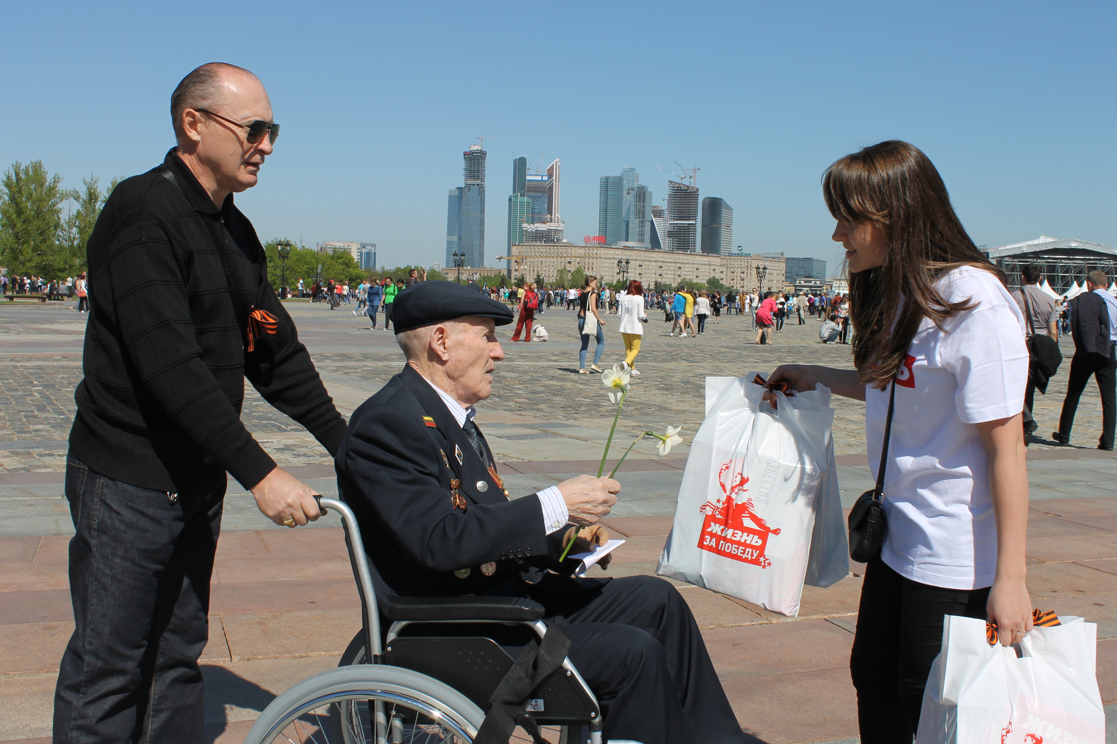 Brains&Brands | Komandor торжественно поздравили ветеранов в Музее Великой Отечественной Войны.